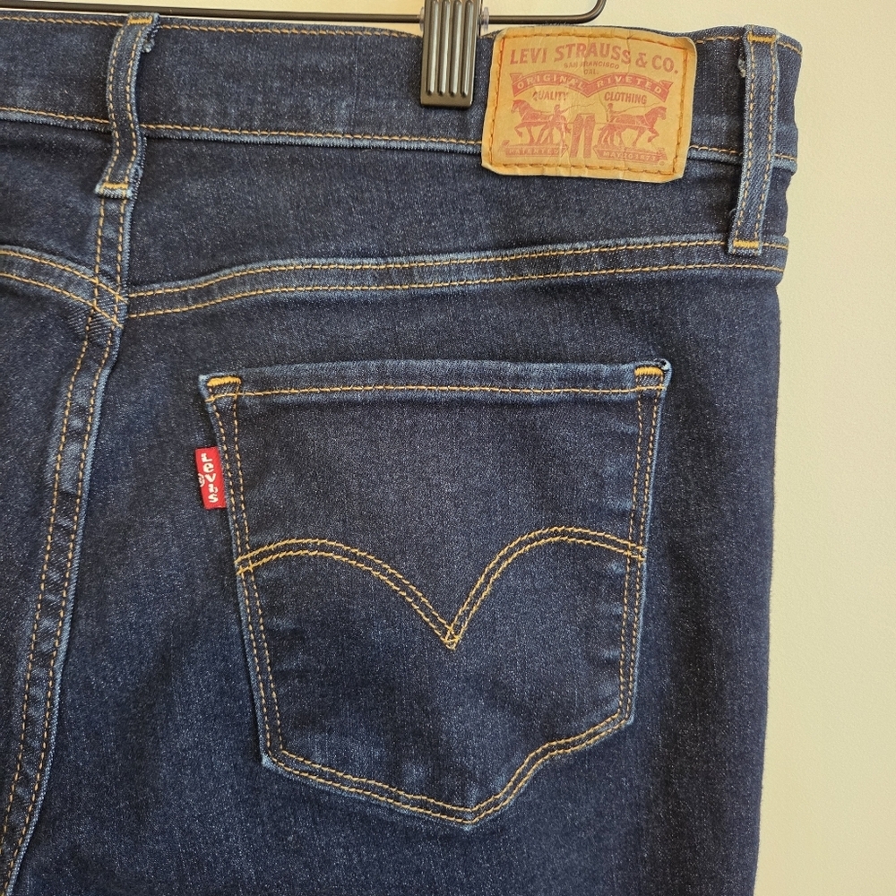 Levi’s 311 Shaping Skinny Jeans – Dark Wash – 30x30 - Picture 5 of 5